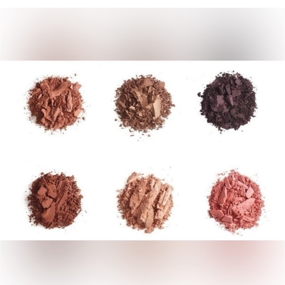 Ever Beauty | NIB Bold & Brave Out The Door Cheek & Eye Palette Travel Compact - Picture 7 of 8